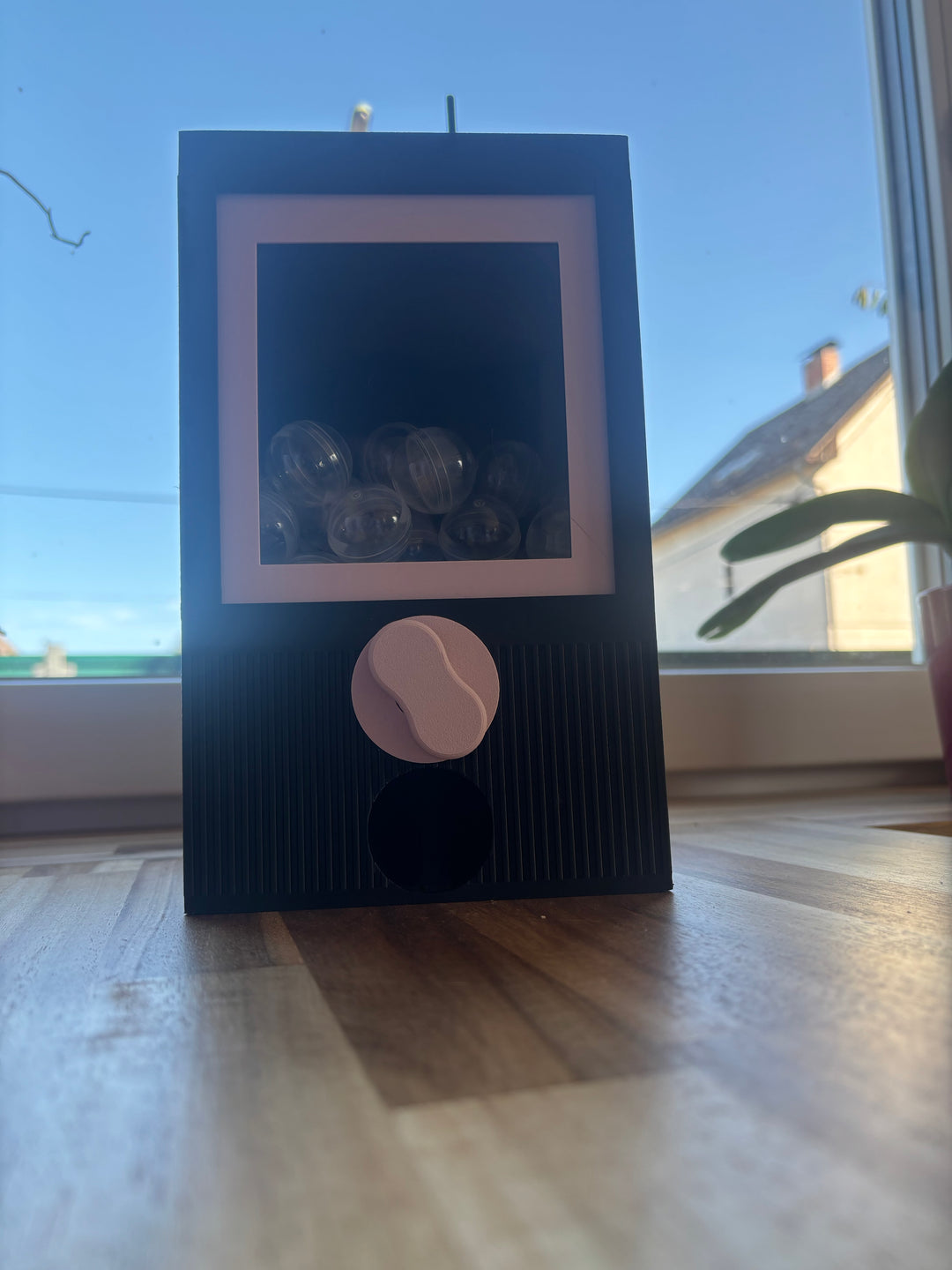 Mini Kapselautomat Schwarz Rosé | Gacha Automat mit Sichtfenster | 3D-gedruckt | Schreibtisch Deko, Geschenk, Wichtelgeschenk