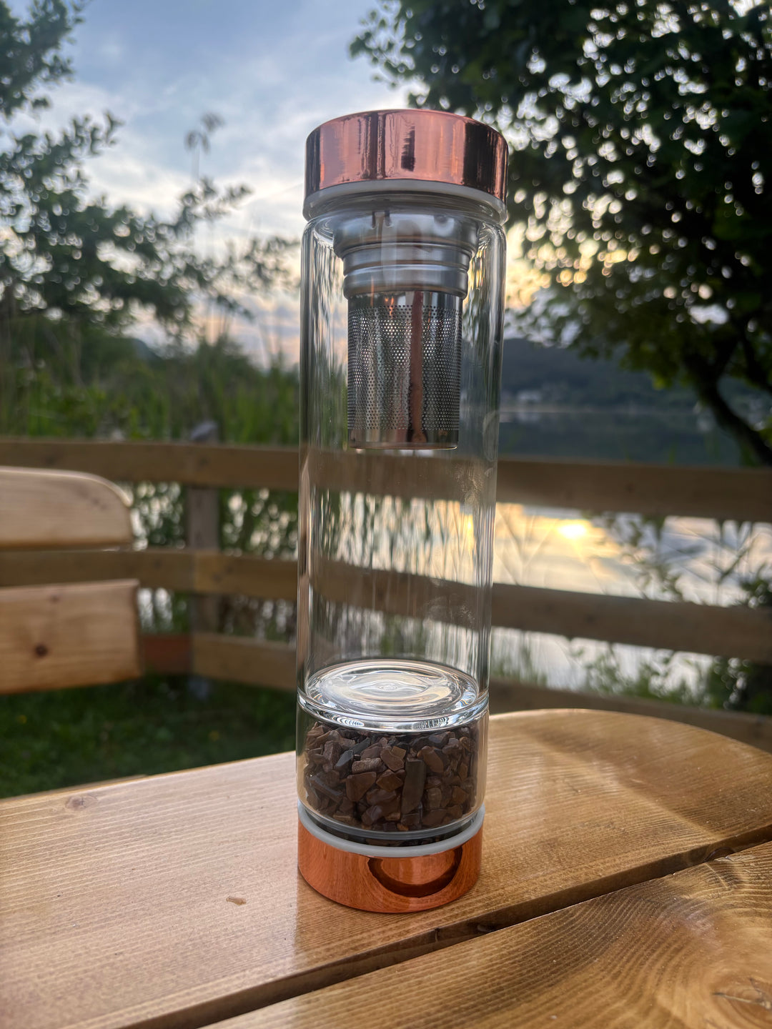 Kristall Trinkflasche mit Edelsteinen & Tee-Einsatz