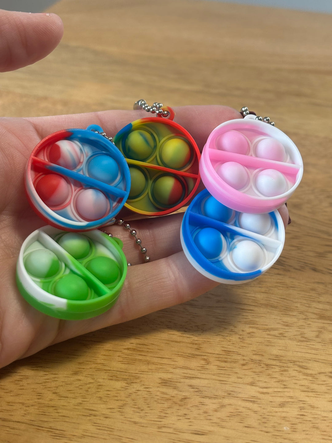 Mini Pop It Schlüsselanhänger – 5er-Set in bunten Farben