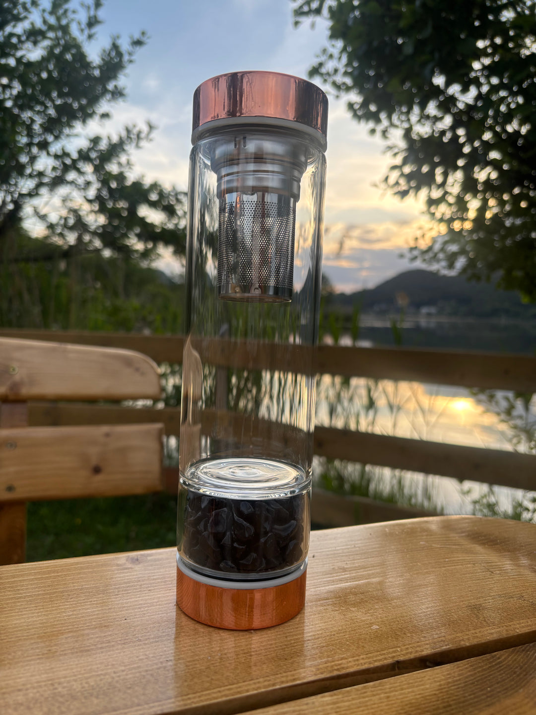 Kristall Trinkflasche mit Edelsteinen & Tee-Einsatz