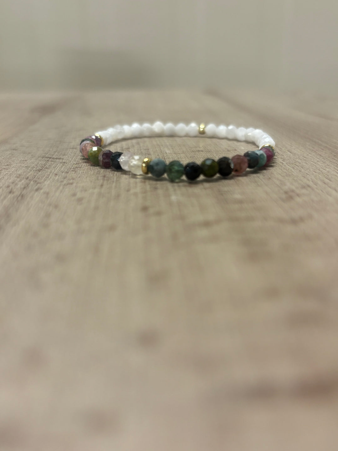 Armband Giulia - Edelsteine treffen auf Quarzperlen