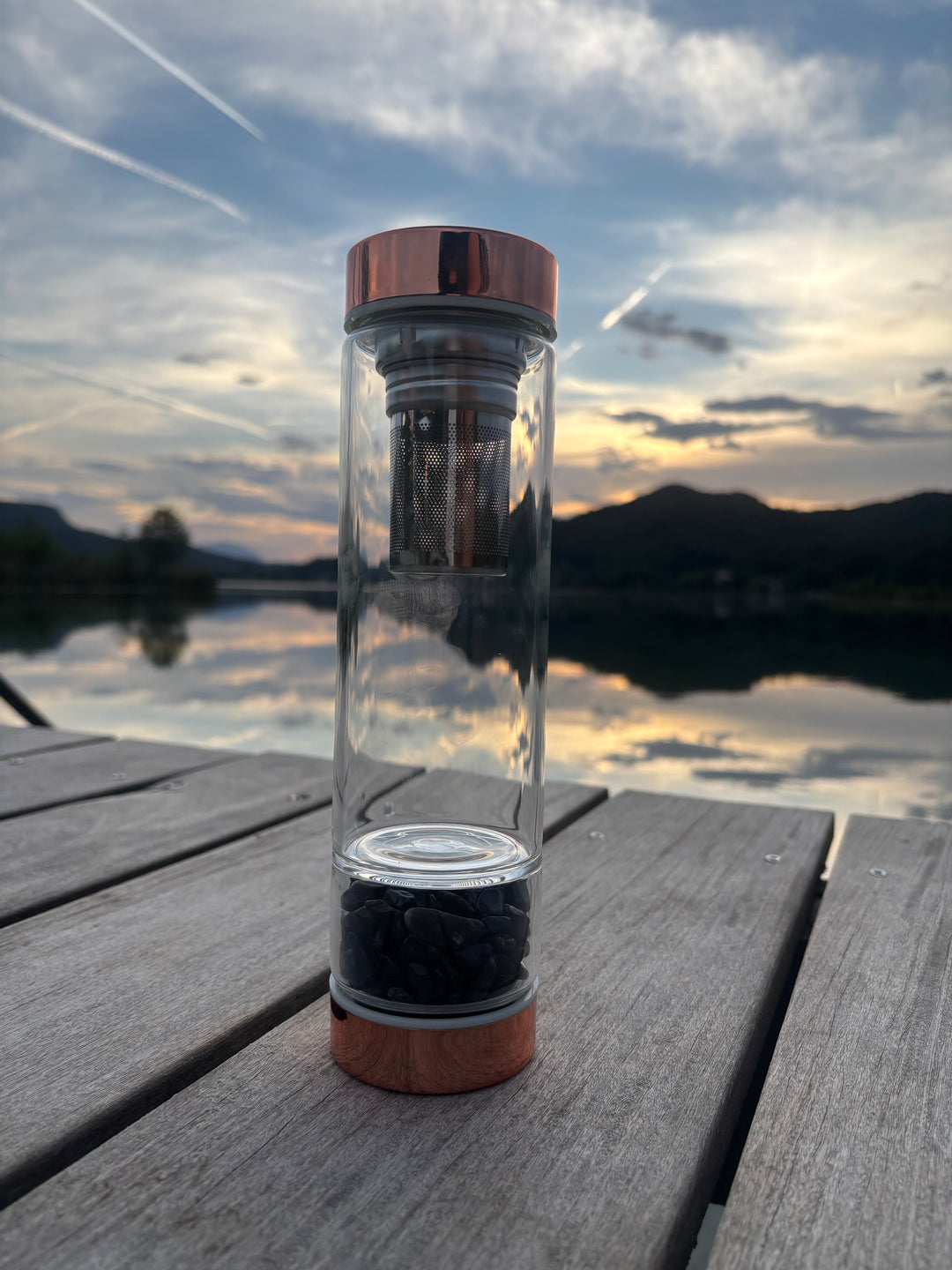 Kristall Trinkflasche mit Edelsteinen & Tee-Einsatz