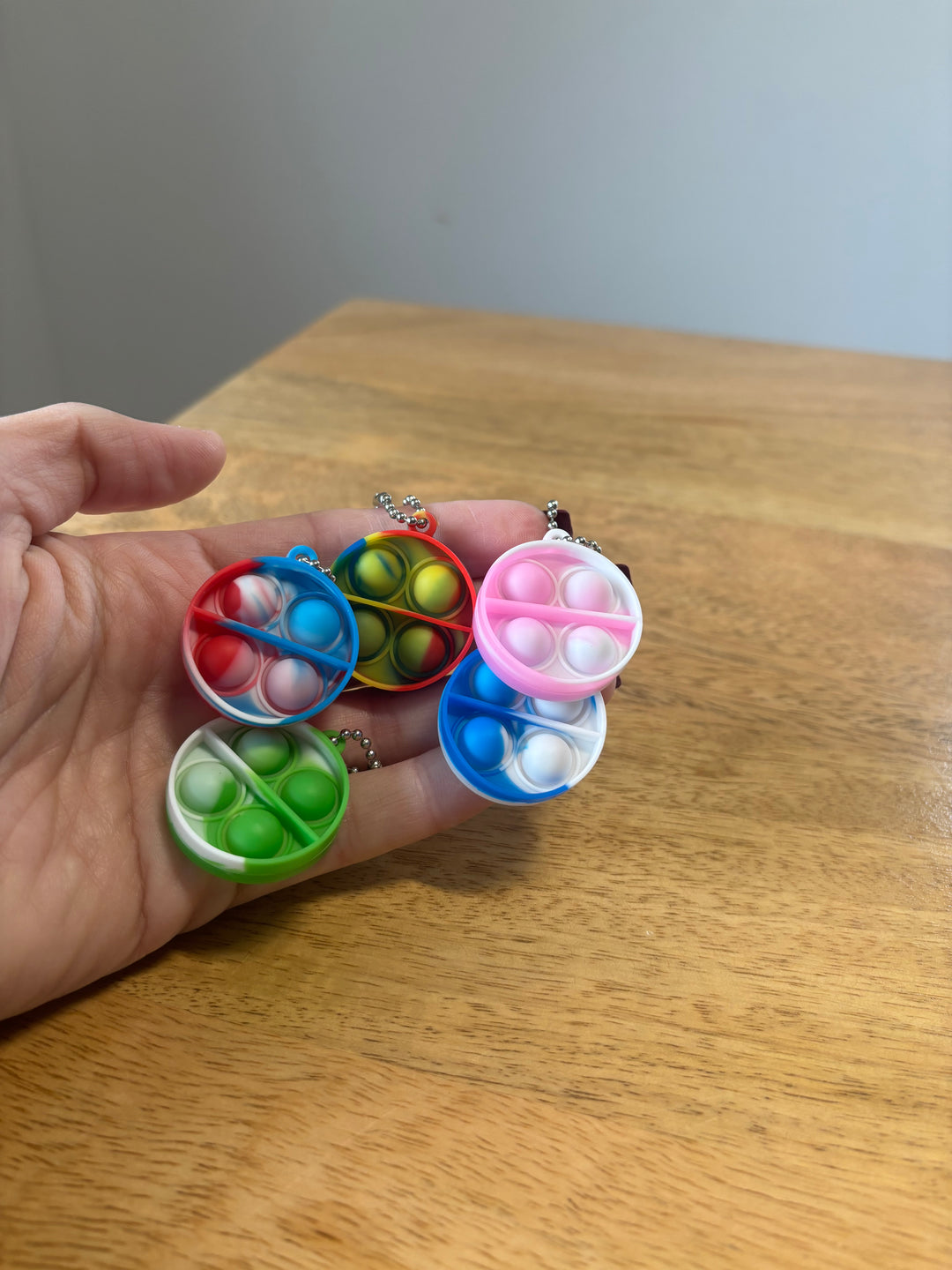 Mini Pop It Schlüsselanhänger – 5er-Set in bunten Farben
