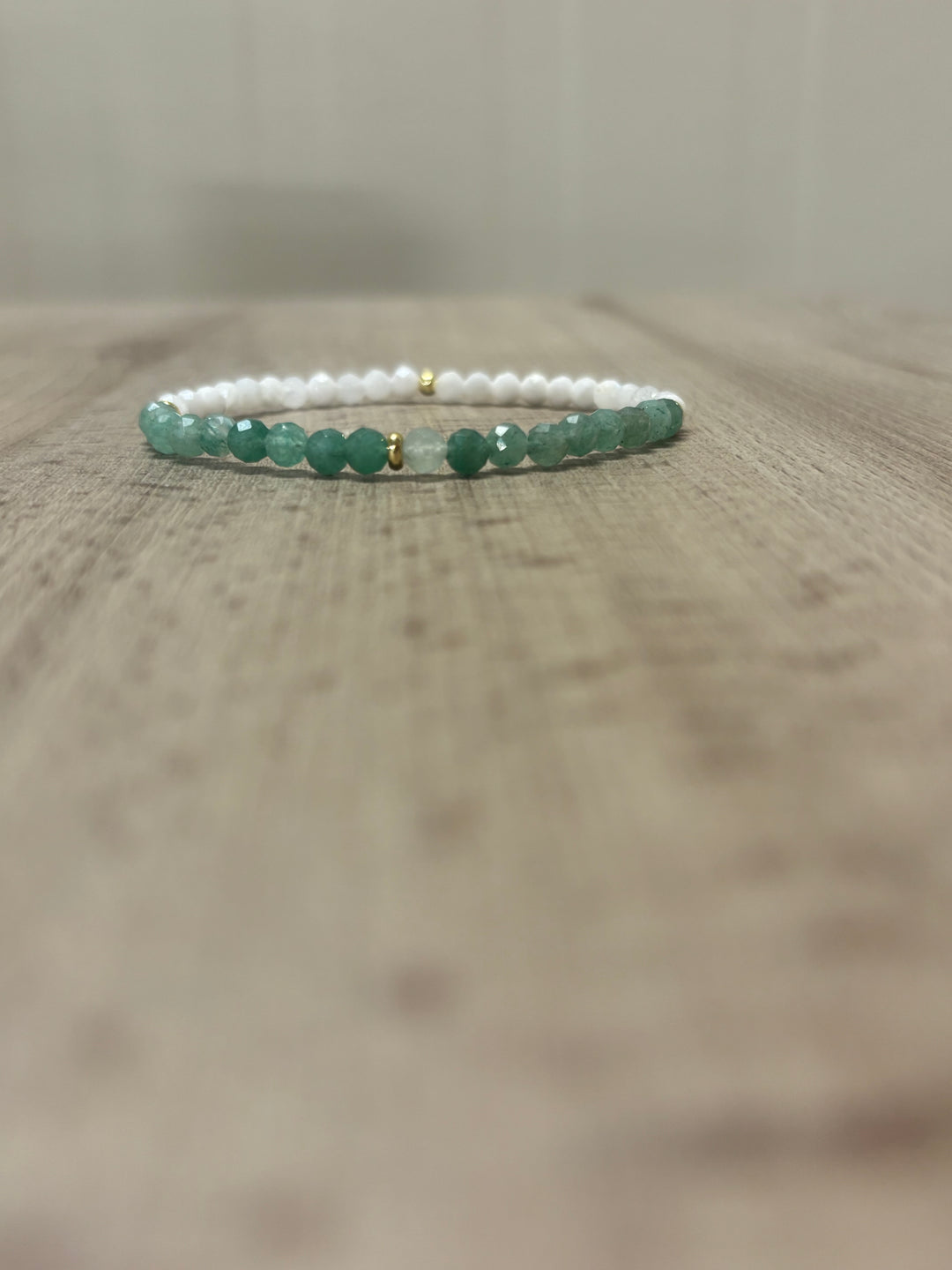 Armband Giulia - Edelsteine treffen auf Quarzperlen