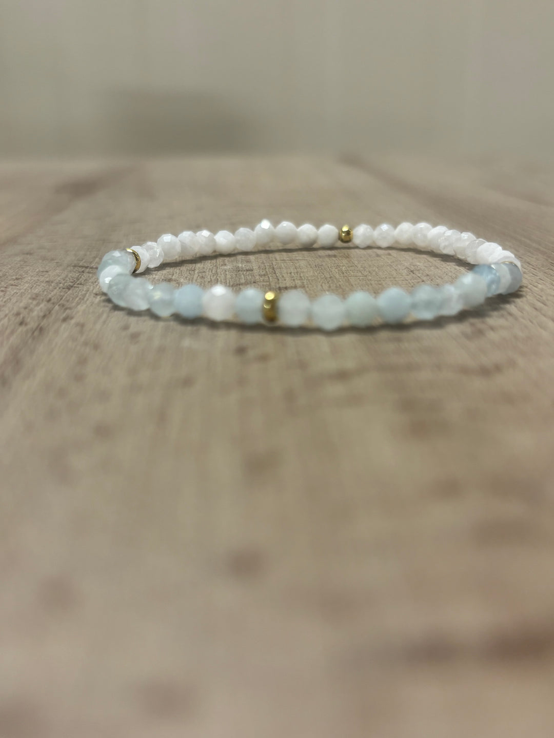 Armband Giulia - Edelsteine treffen auf Quarzperlen